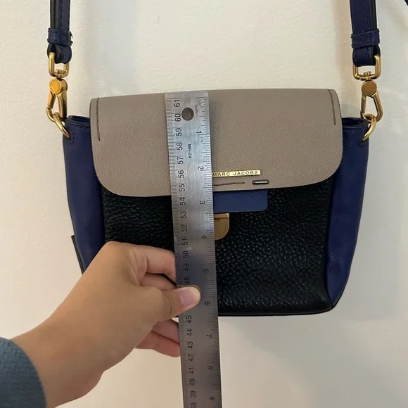 [SOLD] Like new Marc Jacobs Crossbody Bag Two Tone - Picture 13 of 13